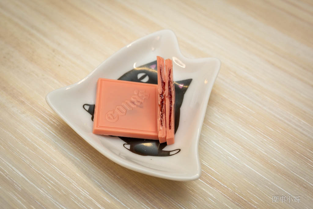 巧克力品牌推薦！我最喜愛的妮娜巧克力總算到貨啦～新品登場的紅烏龍茶榛果巧克力一定要試試！星座巧克力也是美到讓人捨不得吃呢。（邀約 @圍事小哥的幸福相框