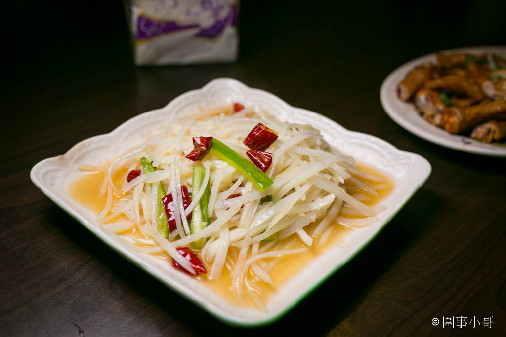 桃園中壢川菜-川耗仔食府，來自重慶的闆娘為大家帶來麻辣鮮香的正宗川味料理！保証讓你吃到滿頭大汗大呼過癮喔(陪吃) @圍事小哥的幸福相框