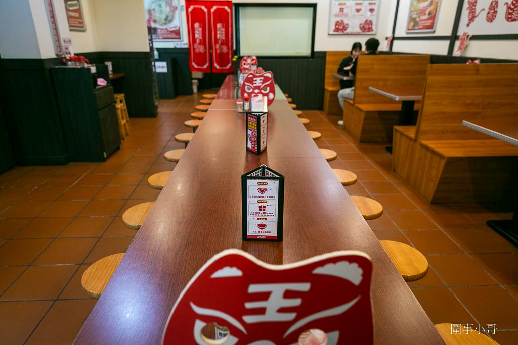 台北美食推薦-虎記餃子！日本老店技術指導，在台北就能享受到日本中華風的正統日式煎餃還有超棒的蔬菜醬油拉麵！ @圍事小哥的幸福相框