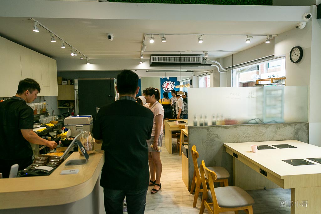 饗點鍋文心店！宜蘭饗點鍋進駐台中啦～湯頭鮮美再加上各式頂級肉品海鮮任君挑選，蔬食自助吧多種甜點也是吃到飽啊啊啊（邀約） @圍事小哥的幸福相框