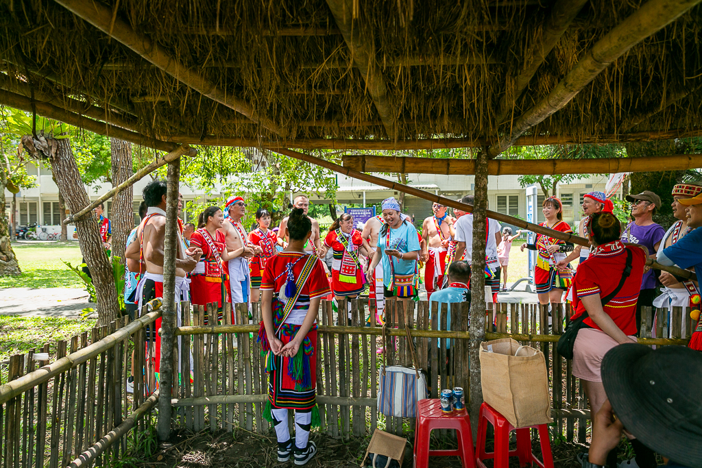 花蓮旅遊景點-2024鳳林鎮吉娜魯岸豐年祭，來感受一下阿美族的熱情與活力吧！一輩子至少該來參加一次的阿美族盛大慶典。（內有飲酒議題未成年請未飲酒） @圍事小哥的幸福相框