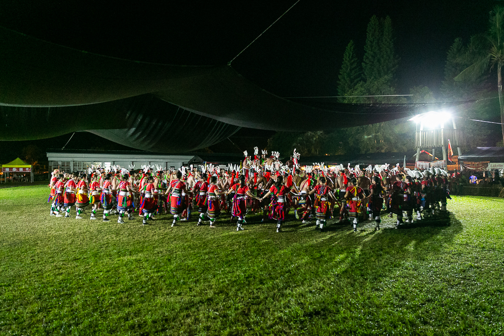 花蓮旅遊景點-2024鳳林鎮吉娜魯岸豐年祭，來感受一下阿美族的熱情與活力吧！一輩子至少該來參加一次的阿美族盛大慶典。（內有飲酒議題未成年請未飲酒） @圍事小哥的幸福相框