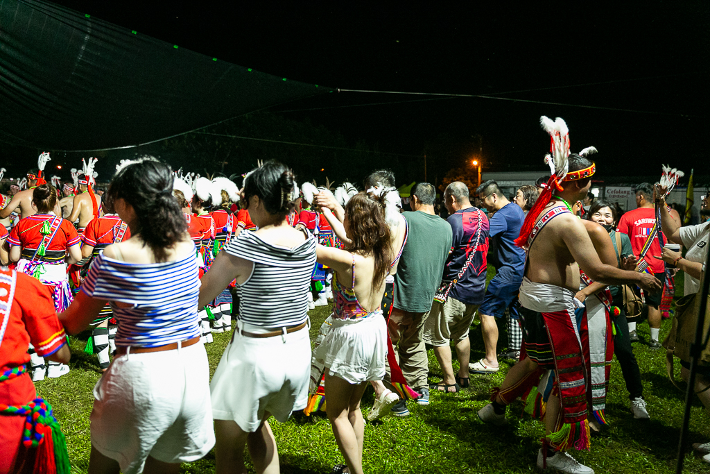 花蓮旅遊景點-2024鳳林鎮吉娜魯岸豐年祭，來感受一下阿美族的熱情與活力吧！一輩子至少該來參加一次的阿美族盛大慶典。（內有飲酒議題未成年請未飲酒） @圍事小哥的幸福相框