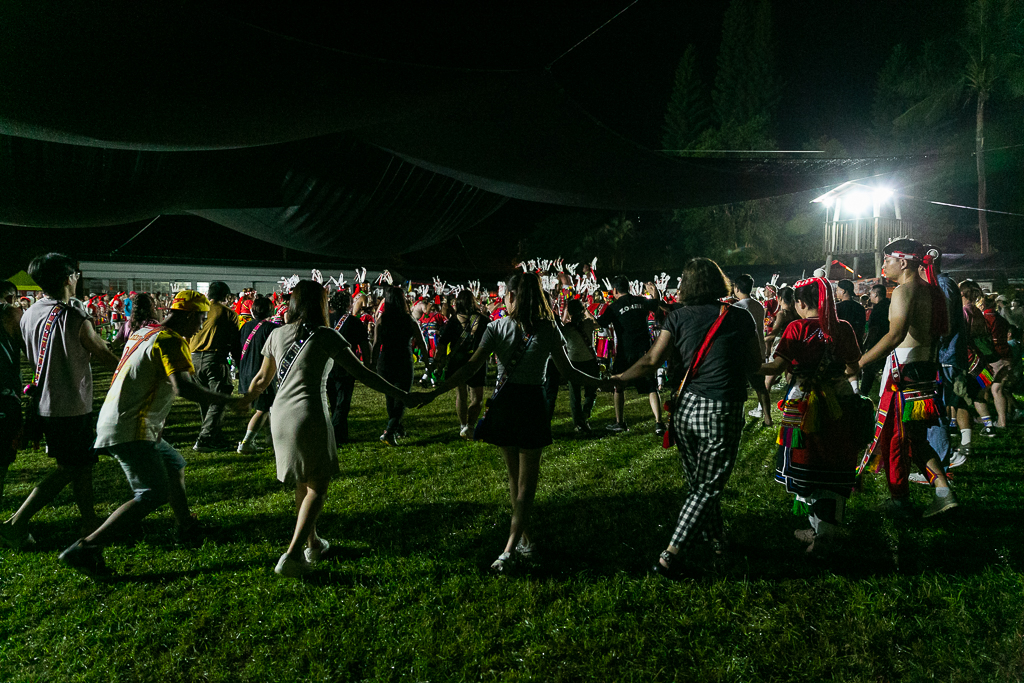 花蓮旅遊景點-2024鳳林鎮吉娜魯岸豐年祭，來感受一下阿美族的熱情與活力吧！一輩子至少該來參加一次的阿美族盛大慶典。（內有飲酒議題未成年請未飲酒） @圍事小哥的幸福相框