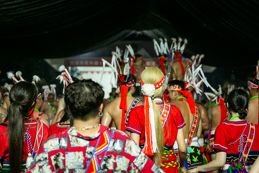 花蓮旅遊景點-2024鳳林鎮吉娜魯岸豐年祭，來感受一下阿美族的熱情與活力吧！一輩子至少該來參加一次的阿美族盛大慶典。（內有飲酒議題未成年請未飲酒） @圍事小哥的幸福相框