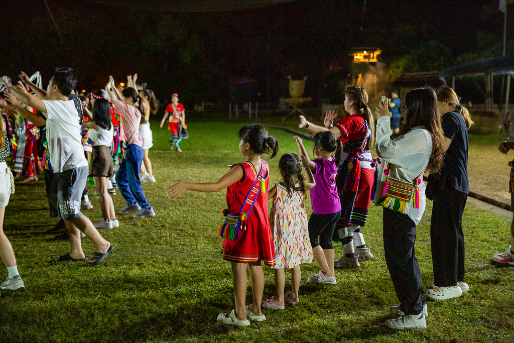 花蓮旅遊景點-2024鳳林鎮吉娜魯岸豐年祭，來感受一下阿美族的熱情與活力吧！一輩子至少該來參加一次的阿美族盛大慶典。（內有飲酒議題未成年請未飲酒） @圍事小哥的幸福相框