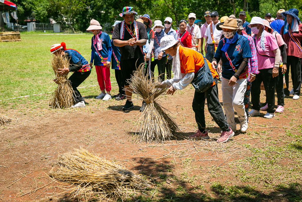 花蓮旅遊景點-2024鳳林鎮吉娜魯岸豐年祭，來感受一下阿美族的熱情與活力吧！一輩子至少該來參加一次的阿美族盛大慶典。（內有飲酒議題未成年請未飲酒） @圍事小哥的幸福相框