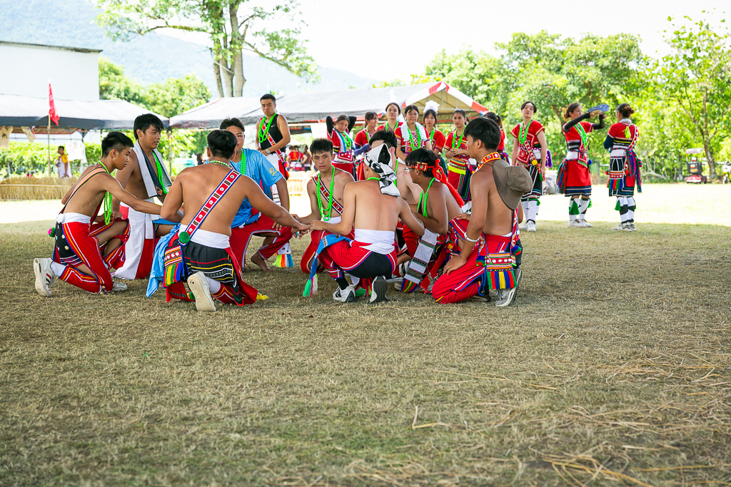 花蓮旅遊景點-2024鳳林鎮吉娜魯岸豐年祭，來感受一下阿美族的熱情與活力吧！一輩子至少該來參加一次的阿美族盛大慶典。（內有飲酒議題未成年請未飲酒） @圍事小哥的幸福相框