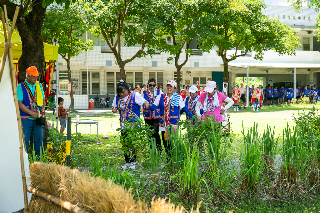 花蓮旅遊景點-2024鳳林鎮吉娜魯岸豐年祭，來感受一下阿美族的熱情與活力吧！一輩子至少該來參加一次的阿美族盛大慶典。（內有飲酒議題未成年請未飲酒） @圍事小哥的幸福相框