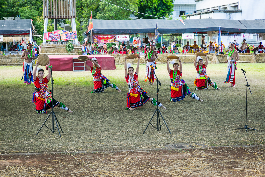 花蓮旅遊景點-2024鳳林鎮吉娜魯岸豐年祭，來感受一下阿美族的熱情與活力吧！一輩子至少該來參加一次的阿美族盛大慶典。（內有飲酒議題未成年請未飲酒） @圍事小哥的幸福相框