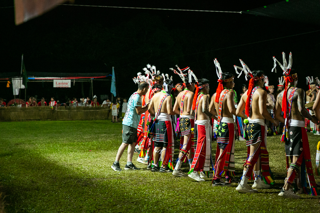 花蓮旅遊景點-2024鳳林鎮吉娜魯岸豐年祭，來感受一下阿美族的熱情與活力吧！一輩子至少該來參加一次的阿美族盛大慶典。（內有飲酒議題未成年請未飲酒） @圍事小哥的幸福相框