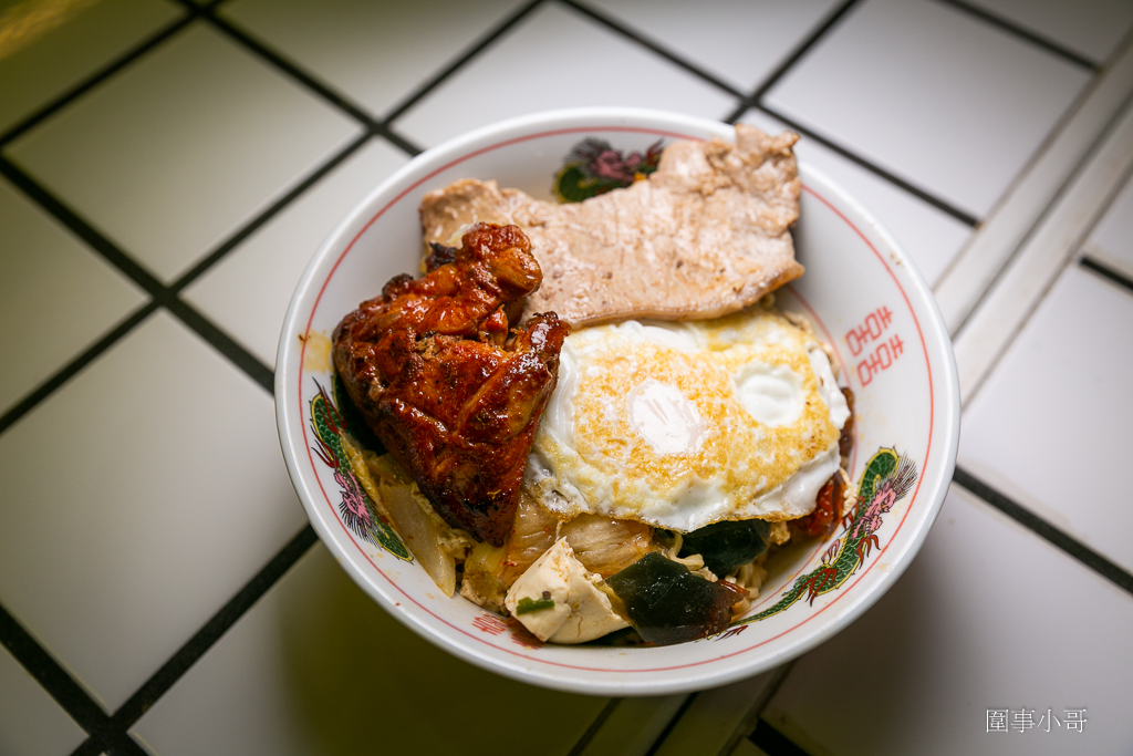 三峽早午餐-富士商號fuji！三峽滿滿懷舊氛圍的早午餐店～主打肉蛋吐司但我覺得炒泡麵也很棒呢！ @圍事小哥的幸福相框