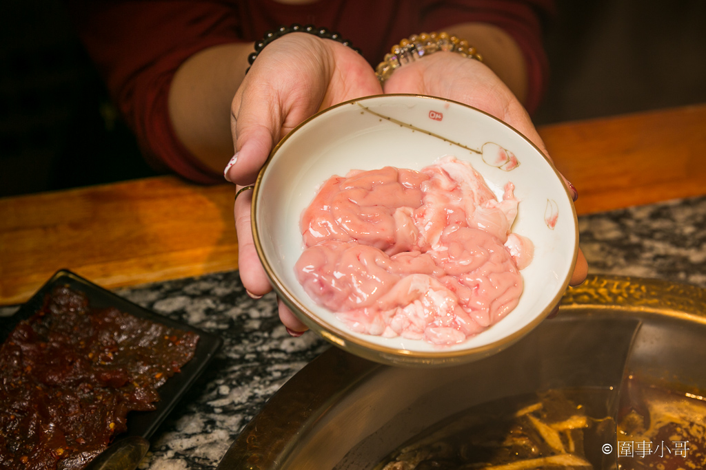 中壢火鍋推薦-好想你重慶蓋碗火鍋，又美又好吃的正宗重慶麻辣火鍋麻辣鮮香，多種特色鍋料非吃不可～（邀約 @圍事小哥的幸福相框