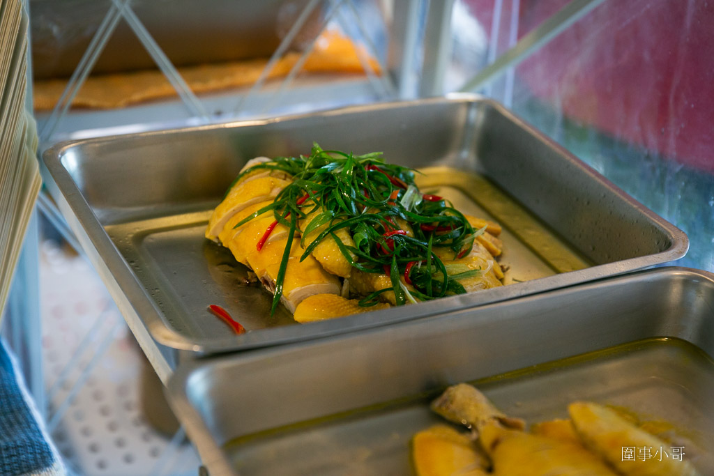 中壢太子鎮美食-饗福便當，沒有看板的小小便當店，但竟然能吃到餐廳等級的精緻菜餚！！！還有各式真空冷凍包裝的各種菜色可以選購。 @圍事小哥的幸福相框