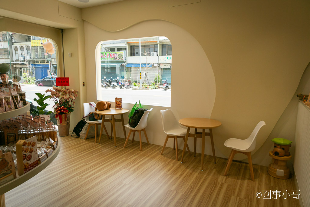 桃園內壢美食景點-卡比拉拉，超萌水豚君們圍繞著各式的手工點心大樹，太可愛了！！！（邀約 @圍事小哥的幸福相框