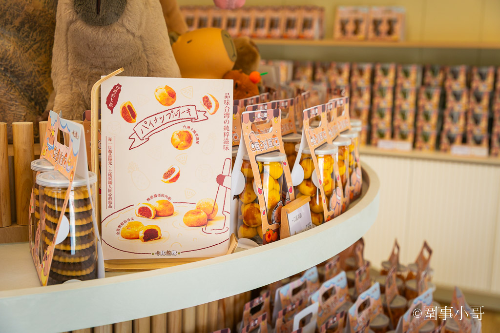 桃園內壢美食景點-卡比拉拉，超萌水豚君們圍繞著各式的手工點心大樹，太可愛了！！！（邀約 @圍事小哥的幸福相框