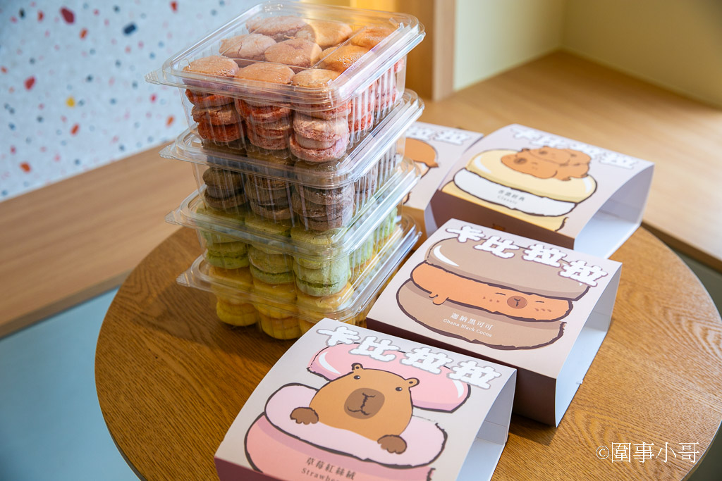 桃園內壢美食景點-卡比拉拉，超萌水豚君們圍繞著各式的手工點心大樹，太可愛了！！！（邀約 @圍事小哥的幸福相框