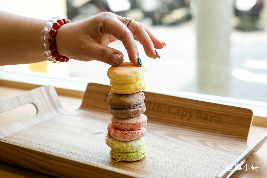 桃園內壢美食景點-卡比拉拉，超萌水豚君們圍繞著各式的手工點心大樹，太可愛了！！！（邀約 @圍事小哥的幸福相框