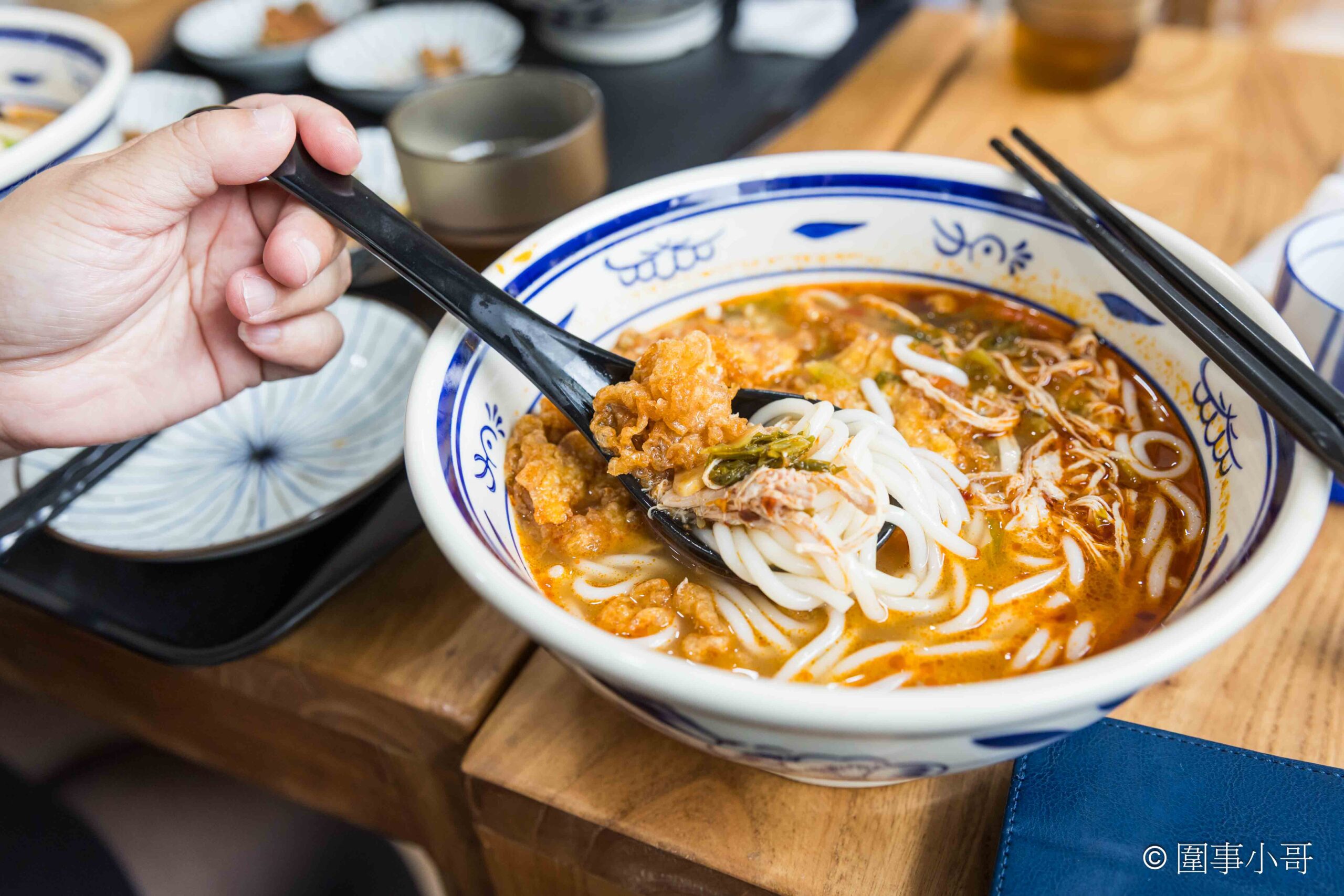 宜蘭羅東美食推薦-甩壹碗雲南米線專賣店，十幾種佐料任你加，老闆記憶裡的雲南米線就要這樣吃才好吃！！！ @圍事小哥的幸福相框