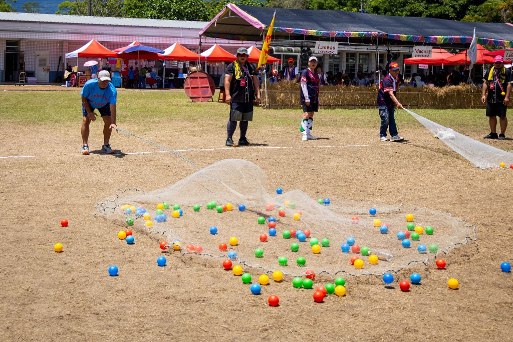 繁花盛開在吉娜魯岸,歡迎來到2025年鳳信部落豐年祭!內有飲酒議題請注意喝酒不開車開車不喝酒! @圍事小哥的幸福相框 繁花盛開在吉娜魯岸,歡迎來到2025年鳳信部落豐年祭!內有飲酒議題請注意喝酒不開車開車不喝酒! @圍事小哥的幸福相框