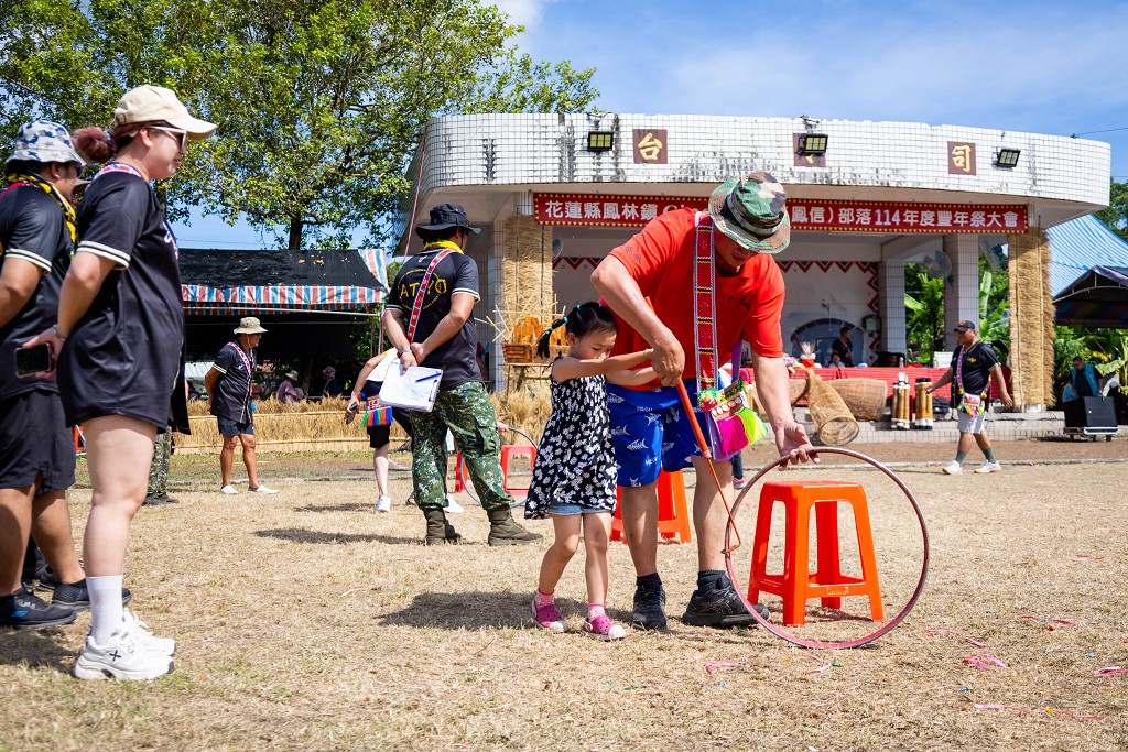 繁花盛開在吉娜魯岸,歡迎來到2025年鳳信部落豐年祭!內有飲酒議題請注意喝酒不開車開車不喝酒! @圍事小哥的幸福相框 繁花盛開在吉娜魯岸,歡迎來到2025年鳳信部落豐年祭!內有飲酒議題請注意喝酒不開車開車不喝酒! @圍事小哥的幸福相框