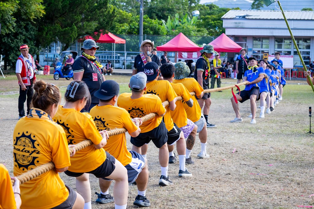 繁花盛開在吉娜魯岸,歡迎來到2025年鳳信部落豐年祭!內有飲酒議題請注意喝酒不開車開車不喝酒! @圍事小哥的幸福相框 繁花盛開在吉娜魯岸,歡迎來到2025年鳳信部落豐年祭!內有飲酒議題請注意喝酒不開車開車不喝酒! @圍事小哥的幸福相框