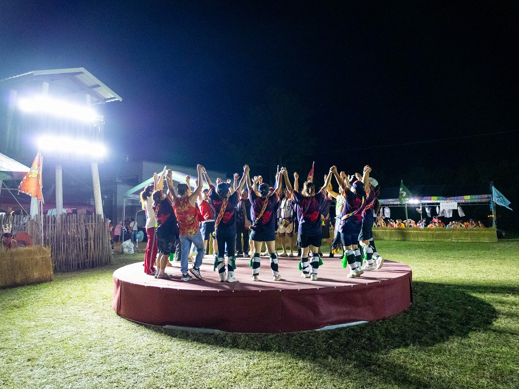 繁花盛開在吉娜魯岸,歡迎來到2025年鳳信部落豐年祭!內有飲酒議題請注意喝酒不開車開車不喝酒! @圍事小哥的幸福相框 繁花盛開在吉娜魯岸,歡迎來到2025年鳳信部落豐年祭!內有飲酒議題請注意喝酒不開車開車不喝酒! @圍事小哥的幸福相框