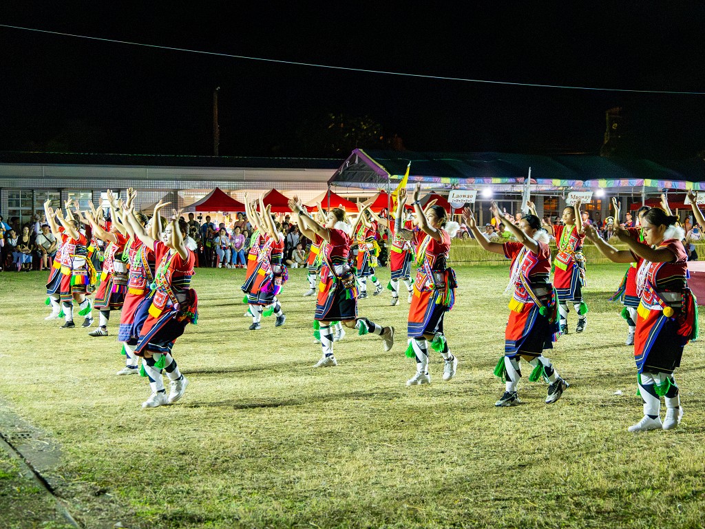 繁花盛開在吉娜魯岸,歡迎來到2025年鳳信部落豐年祭!內有飲酒議題請注意喝酒不開車開車不喝酒! @圍事小哥的幸福相框 繁花盛開在吉娜魯岸,歡迎來到2025年鳳信部落豐年祭!內有飲酒議題請注意喝酒不開車開車不喝酒! @圍事小哥的幸福相框