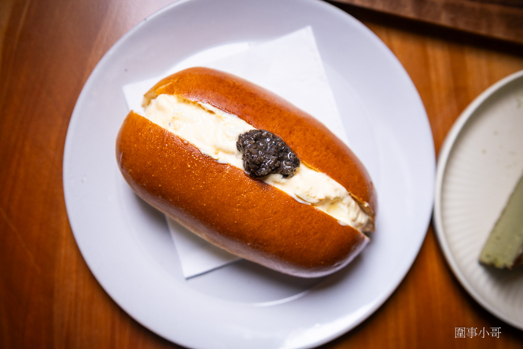 中壢咖啡廳推薦-Mukka cafe-沐卡咖啡，手沖咖啡匠心獨具，咖啡師信手拈來都是讓人回味再三的極品～有自製的美味甜點也有高質感的點心～ @圍事小哥的幸福相框