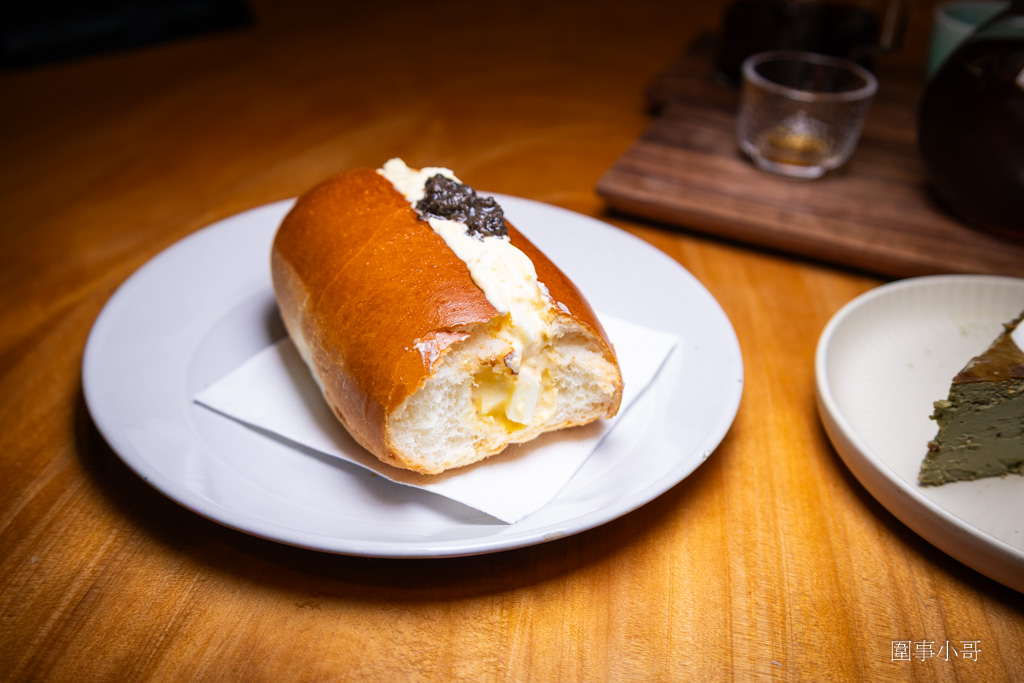 中壢咖啡廳推薦-Mukka cafe-沐卡咖啡，手沖咖啡匠心獨具，咖啡師信手拈來都是讓人回味再三的極品～有自製的美味甜點也有高質感的點心～ @圍事小哥的幸福相框