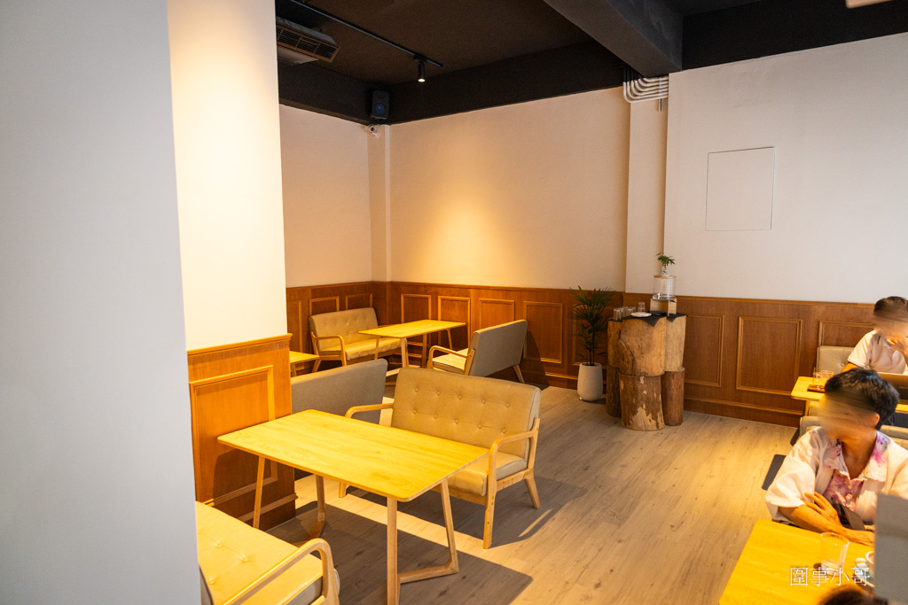 中壢咖啡廳推薦-Mukka cafe-沐卡咖啡，手沖咖啡匠心獨具，咖啡師信手拈來都是讓人回味再三的極品～有自製的美味甜點也有高質感的點心～ @圍事小哥的幸福相框