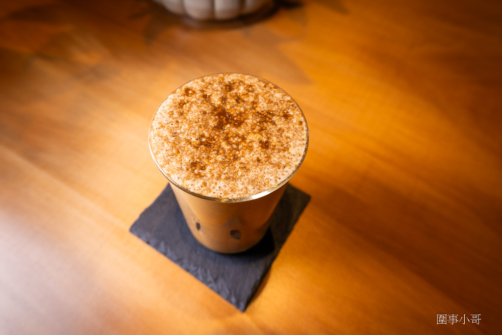 中壢咖啡廳推薦-Mukka cafe-沐卡咖啡，手沖咖啡匠心獨具，咖啡師信手拈來都是讓人回味再三的極品～有自製的美味甜點也有高質感的點心～ @圍事小哥的幸福相框