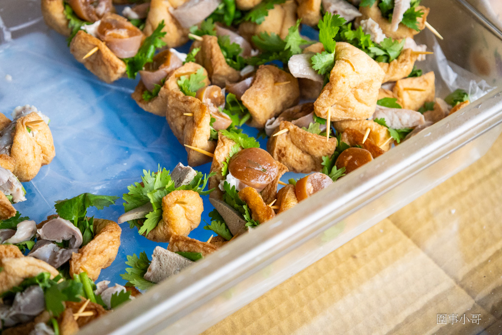 宜蘭傳統小吃推薦-復元行季節限定一串心!口味多樣搭配特製沾醬好吃到停不下來啦,美味的大腸包香腸加蘋果泡菜也讓人口水直流。 @圍事小哥的幸福相框 宜蘭傳統小吃推薦-復元行季節限定一串心!口味多樣搭配特製沾醬好吃到停不下來啦,美味的大腸包香腸加蘋果泡菜也讓人口水直流。 @圍事小哥的幸福相框