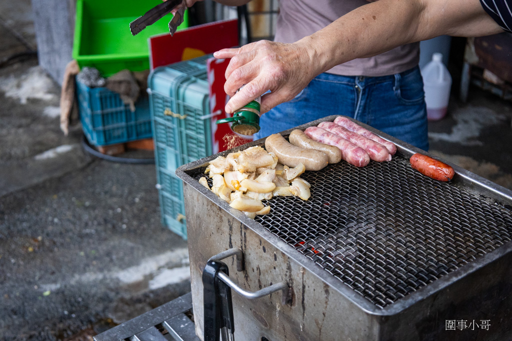 宜蘭傳統小吃推薦-復元行季節限定一串心!口味多樣搭配特製沾醬好吃到停不下來啦,美味的大腸包香腸加蘋果泡菜也讓人口水直流。 @圍事小哥的幸福相框 宜蘭傳統小吃推薦-復元行季節限定一串心!口味多樣搭配特製沾醬好吃到停不下來啦,美味的大腸包香腸加蘋果泡菜也讓人口水直流。 @圍事小哥的幸福相框