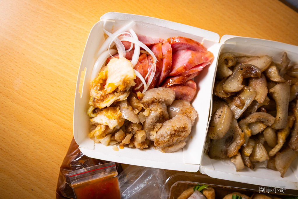 宜蘭傳統小吃推薦-復元行季節限定一串心!口味多樣搭配特製沾醬好吃到停不下來啦,美味的大腸包香腸加蘋果泡菜也讓人口水直流。 @圍事小哥的幸福相框 宜蘭傳統小吃推薦-復元行季節限定一串心!口味多樣搭配特製沾醬好吃到停不下來啦,美味的大腸包香腸加蘋果泡菜也讓人口水直流。 @圍事小哥的幸福相框