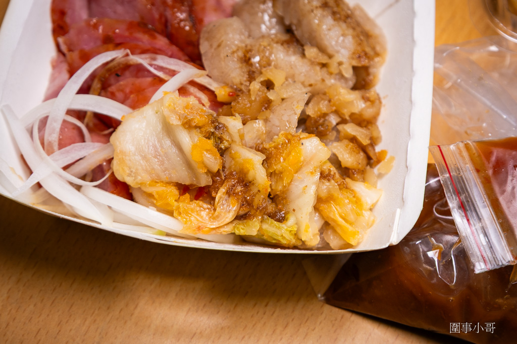 宜蘭傳統小吃推薦-復元行季節限定一串心!口味多樣搭配特製沾醬好吃到停不下來啦,美味的大腸包香腸加蘋果泡菜也讓人口水直流。 @圍事小哥的幸福相框 宜蘭傳統小吃推薦-復元行季節限定一串心!口味多樣搭配特製沾醬好吃到停不下來啦,美味的大腸包香腸加蘋果泡菜也讓人口水直流。 @圍事小哥的幸福相框