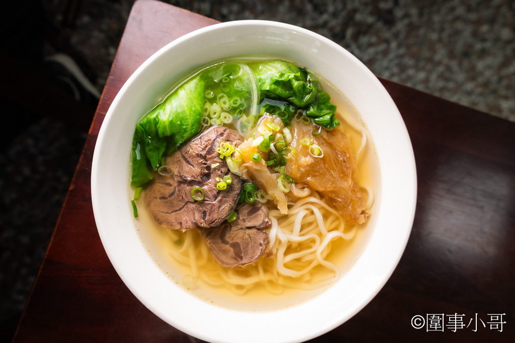 宜蘭蘇澳美食推薦-阿奇師牛肉麵,超人不一定有紅披風,有時還可能煮牛肉麵給大家吃喔!歡迎來到蘇澳最有溫度也最美味的牛肉麵店就在這裡。 @圍事小哥的幸福相框 宜蘭蘇澳美食推薦-阿奇師牛肉麵,超人不一定有紅披風,有時還可能煮牛肉麵給大家吃喔!歡迎來到蘇澳最有溫度也最美味的牛肉麵店就在這裡。 @圍事小哥的幸福相框