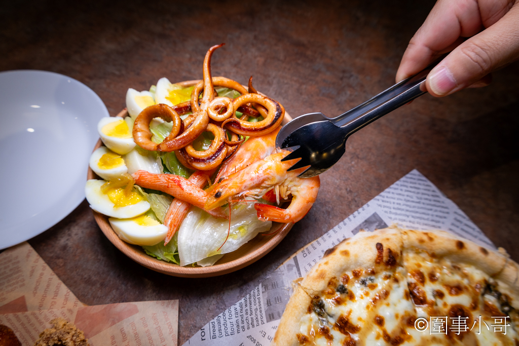 宜蘭羅東美食-貝加莫比薩屋,餐點美味精緻~店裡人員親切又有禮~同學們走過路過聞到披薩香氣就進來坐坐吧~(招手 @圍事小哥的幸福相框 宜蘭羅東美食-貝加莫比薩屋,餐點美味精緻~店裡人員親切又有禮~同學們走過路過聞到披薩香氣就進來坐坐吧~(招手 @圍事小哥的幸福相框