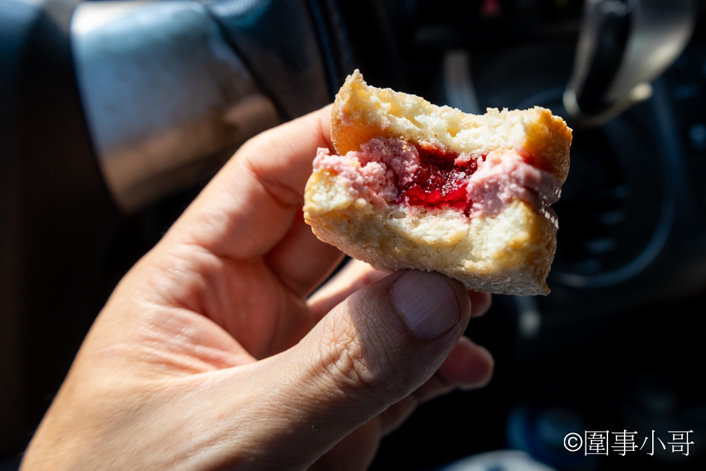 宜蘭蘇澳甜點下午茶-被我個人推到爆的超好吃鬆餅！好吃到我想一直吃的達克瓦茲！歡迎來到下予甜點專門店，這裡美味很剛好，服務很剛好，一切的一切都那麼剛剛好。 @圍事小哥的幸福相框