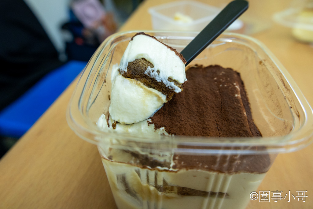 宜蘭蘇澳甜點下午茶-被我個人推到爆的超好吃鬆餅！好吃到我想一直吃的達克瓦茲！歡迎來到下予甜點專門店，這裡美味很剛好，服務很剛好，一切的一切都那麼剛剛好。 @圍事小哥的幸福相框